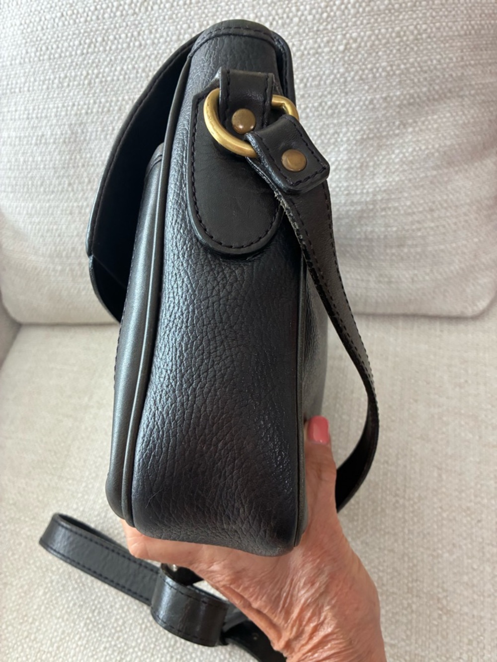 Vintage Bally EUC Crossbody
Purse Black Pebbled Leather
Brass Hardware - Picture 16 of 16